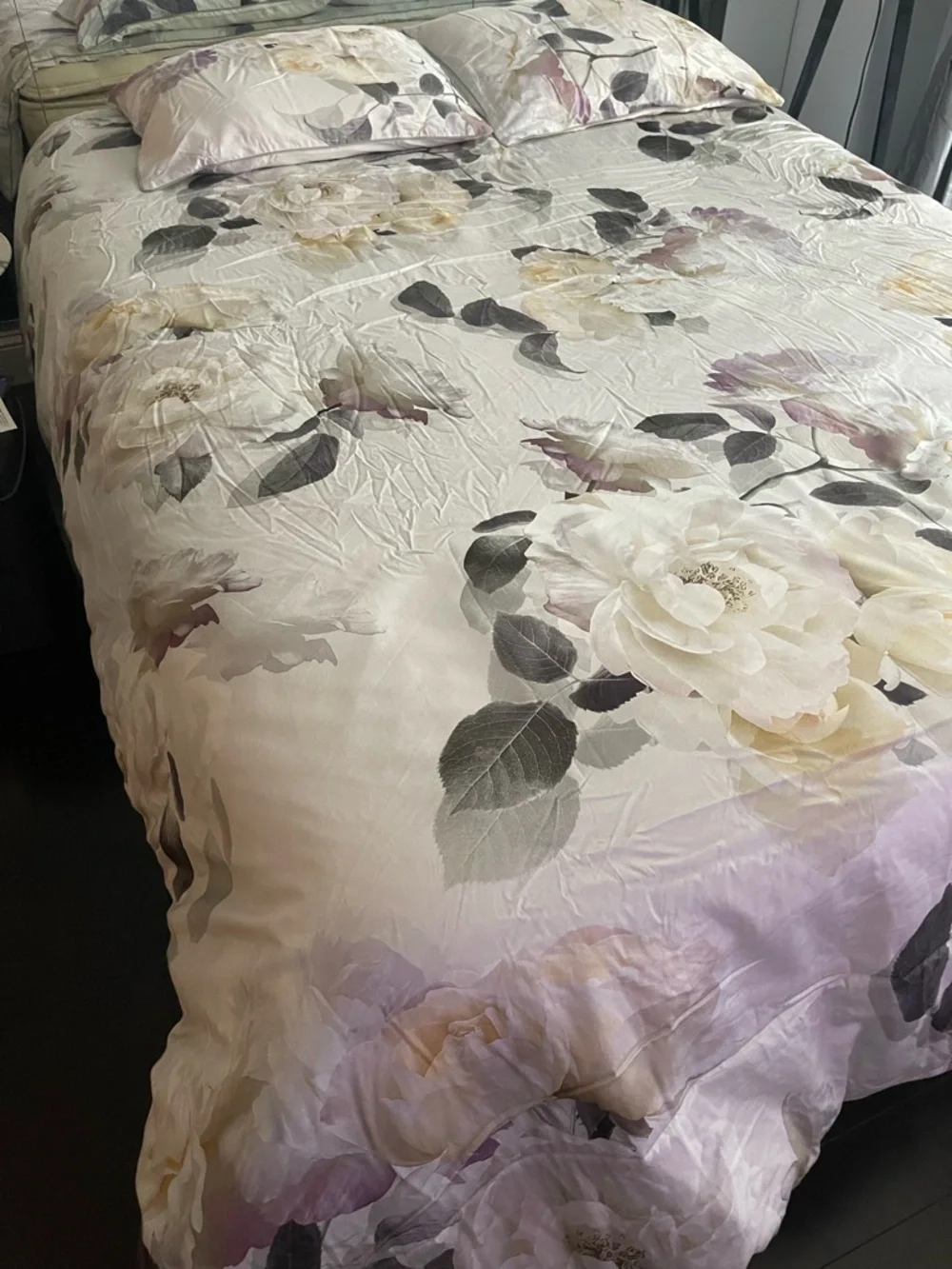 Ted Baker London Bouquet 3 Piece Set Queen Comforter and Coordinate Shams